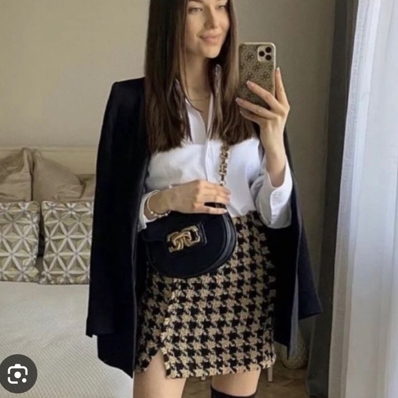 House of Harlow 1960 Dresses & Skirts - 🚨 SALE NWT House of Harlow 1960 Tan and Black Houndstooth
Tweed Skirt Set M